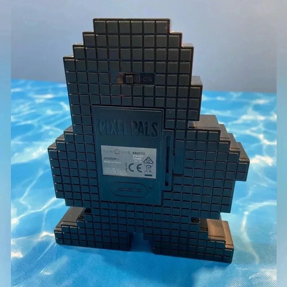 God of War - Pixel Pals  - Kratos - Picture 4 of 4